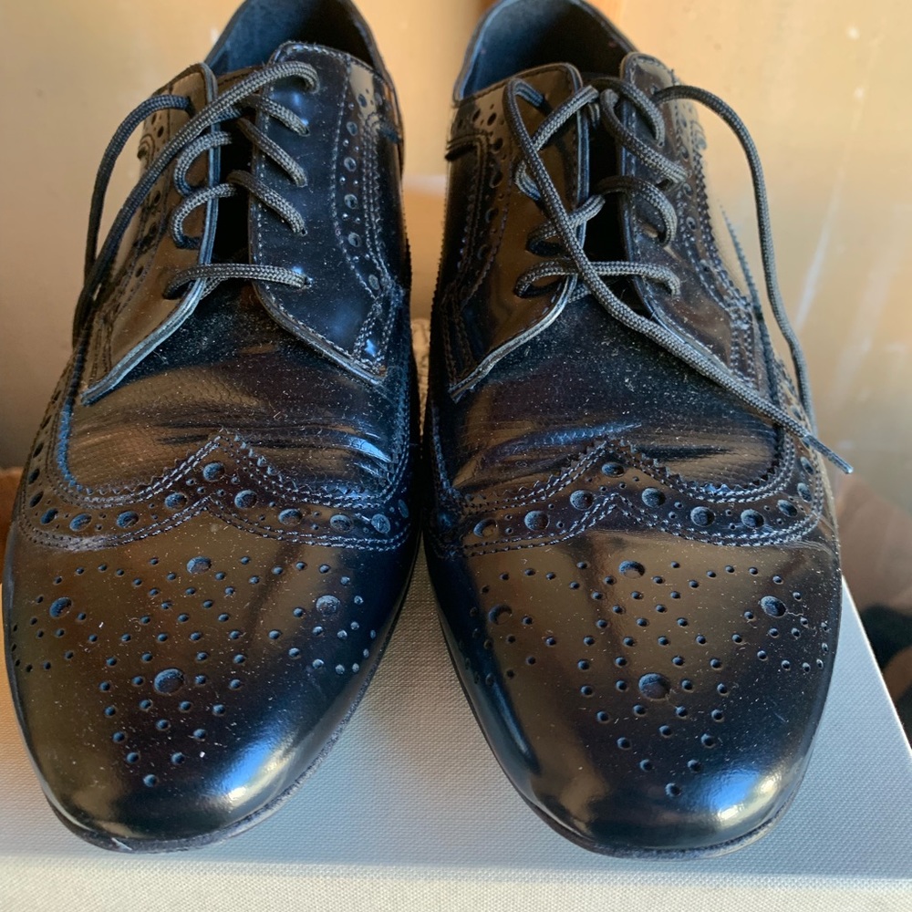 Wingtip Burberry men’s dress shoes